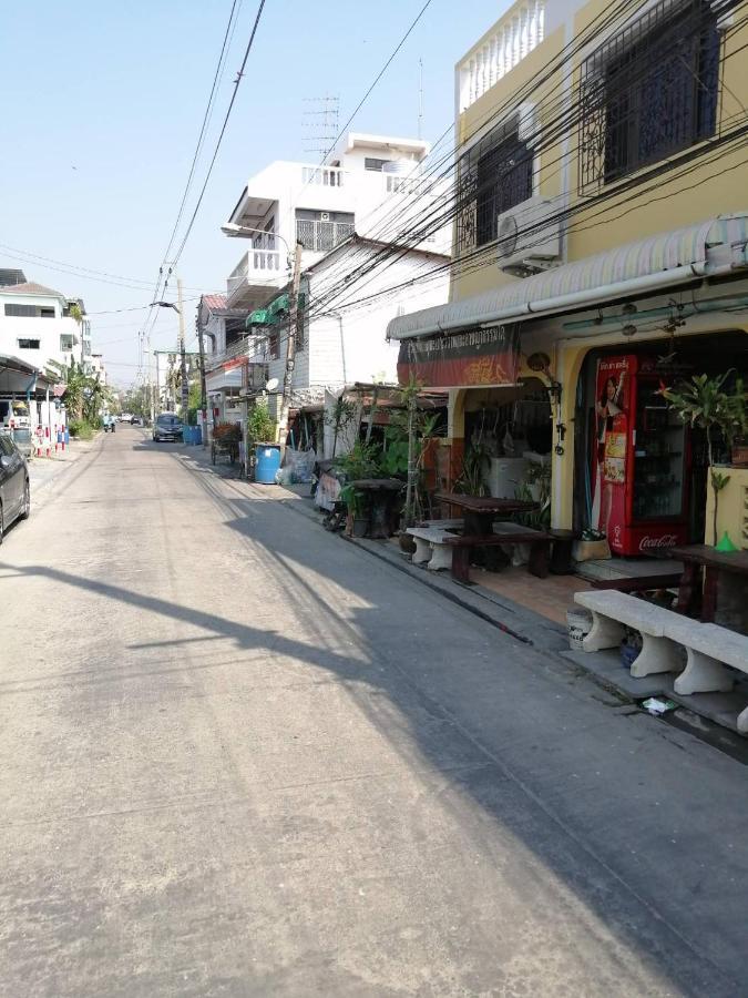 Gogoal Latkrabang Appartement Bangkok Buitenkant foto