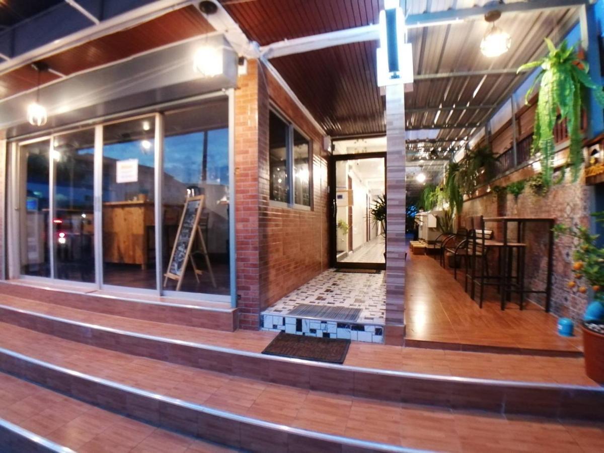 Gogoal Latkrabang Appartement Bangkok Buitenkant foto