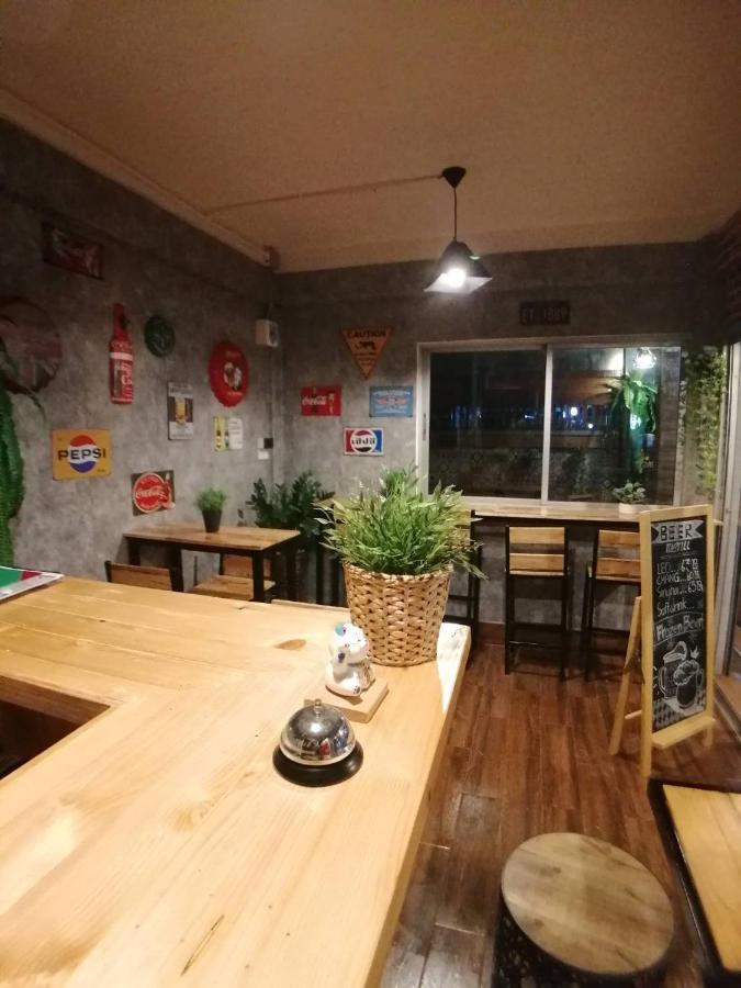 Gogoal Latkrabang Appartement Bangkok Buitenkant foto