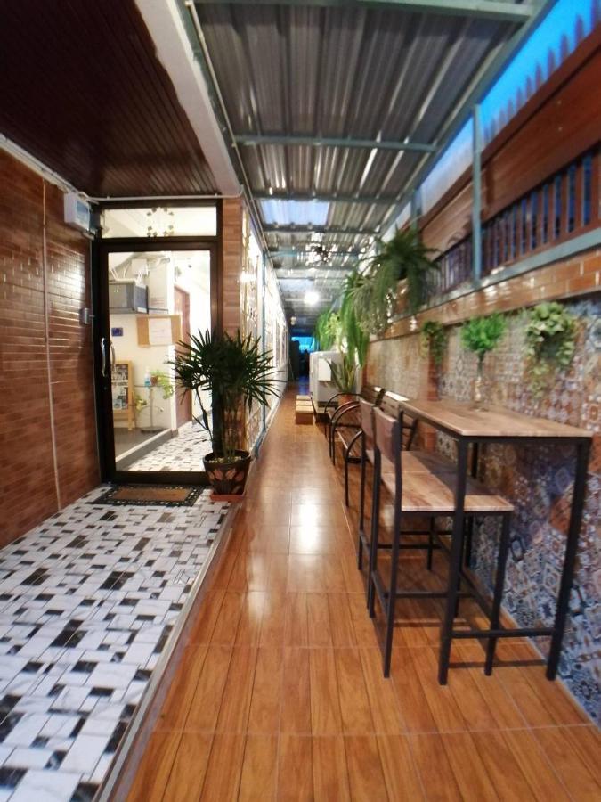 Gogoal Latkrabang Appartement Bangkok Buitenkant foto