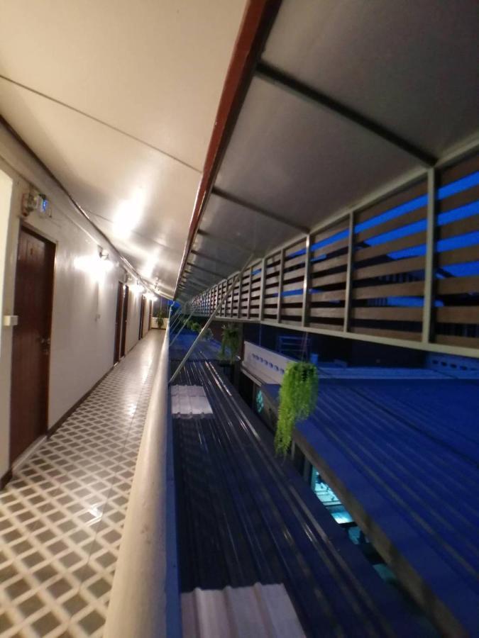 Gogoal Latkrabang Appartement Bangkok Buitenkant foto