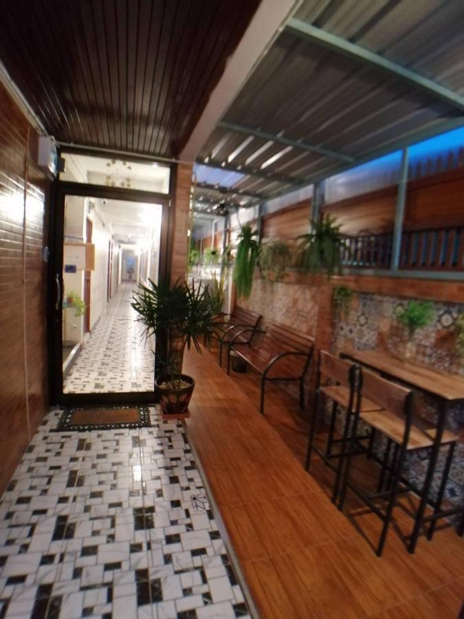 Gogoal Latkrabang Appartement Bangkok Buitenkant foto