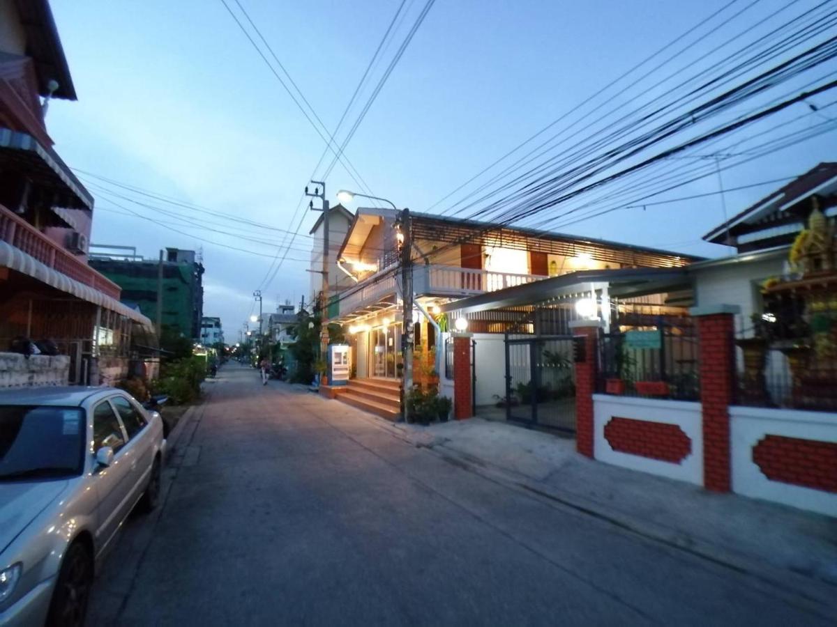 Gogoal Latkrabang Appartement Bangkok Buitenkant foto