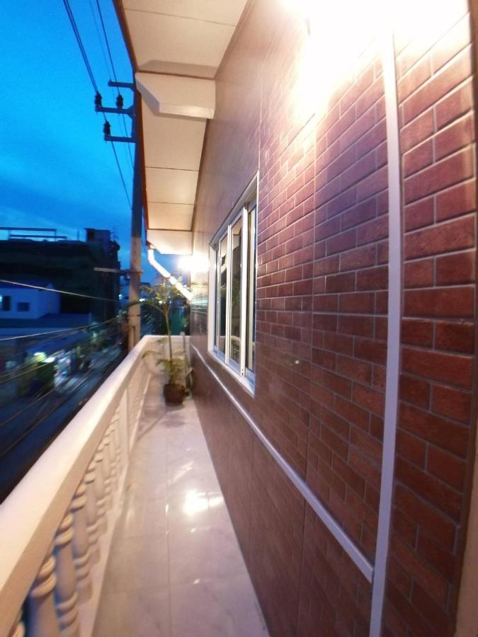 Gogoal Latkrabang Appartement Bangkok Buitenkant foto
