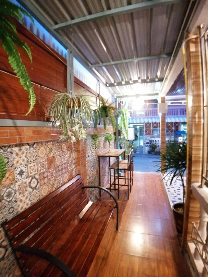 Gogoal Latkrabang Appartement Bangkok Buitenkant foto